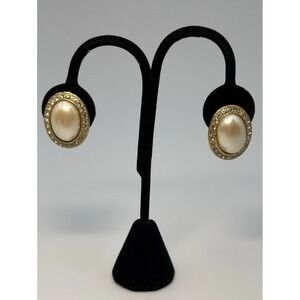 Vintage Clip-on Earrings  Goldtone Faux Pearl